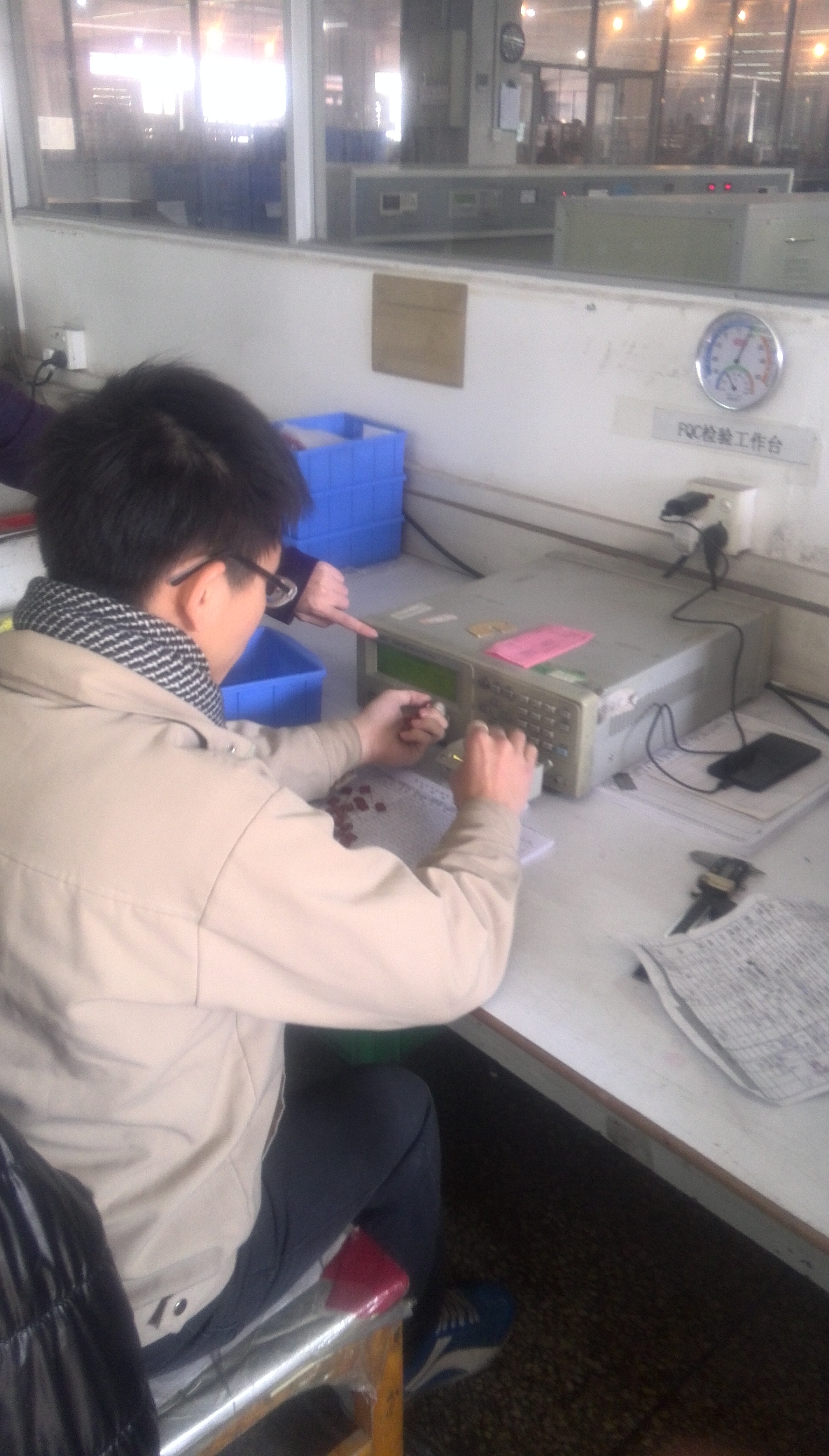 松崗電容廠-工程師測(cè)試電容中 松崗電容廠-工程師測(cè)試電容中